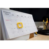 Reklamowy kalendarz biurkowy z wklejanym kalendarium i magnetycznym okienkiem - KAL-UL-04 - Agencja Point